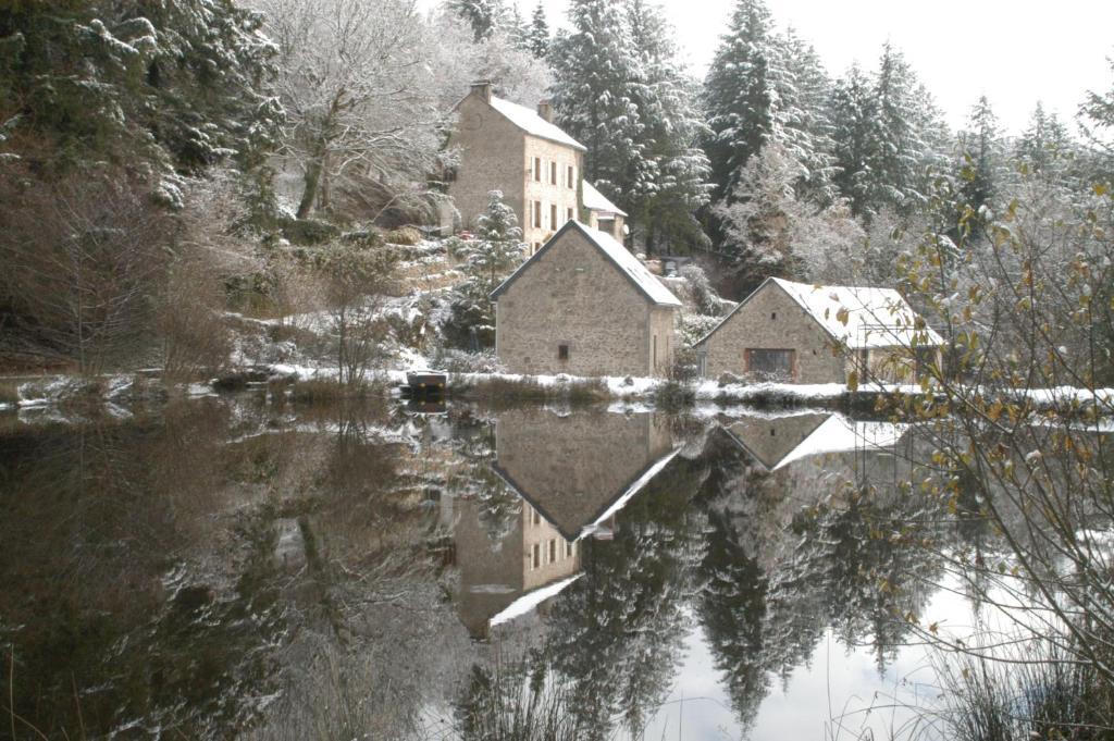 Le Moulin Des Farges Bed & Breakfast Meymac Luaran gambar